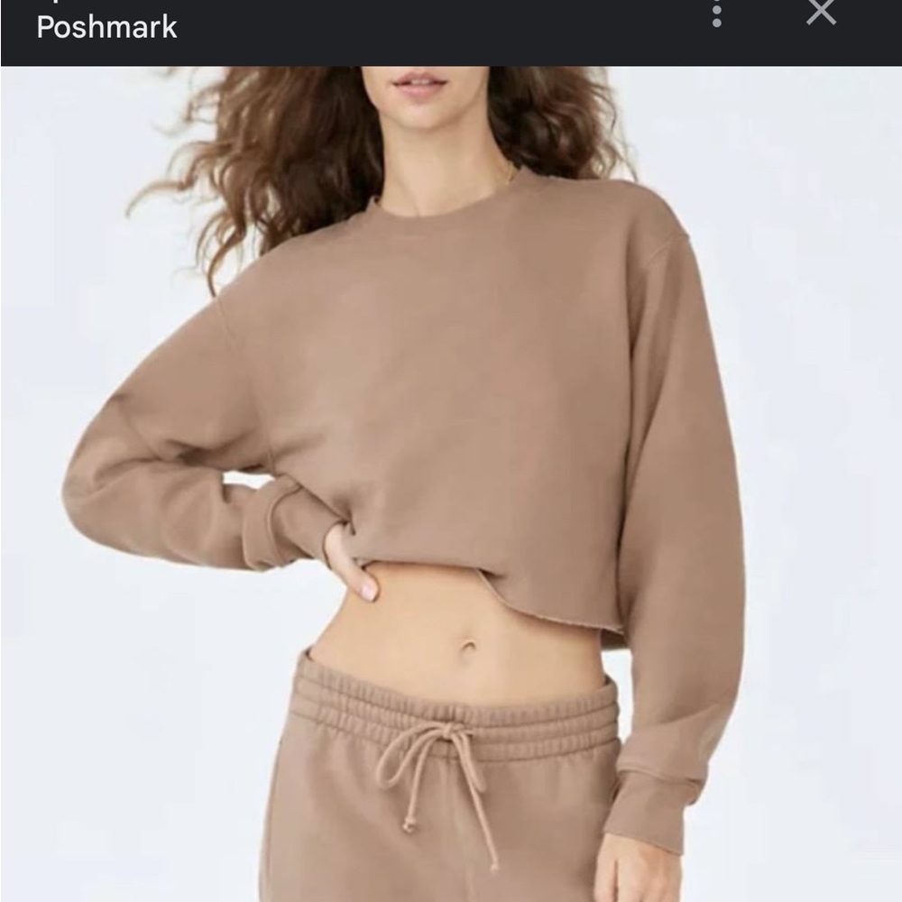 Aritzia TNA - Cozy Fleece Cropped Crew - Size XS - Warm Taupe